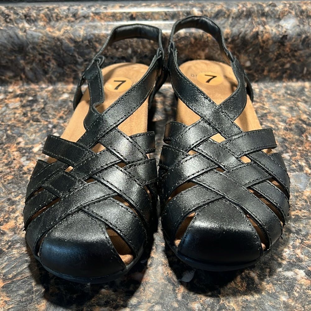 Earth Origins Womens Belder Berri Leather Strappy Footbed Sandals sz 7 - Picture 12 of 12